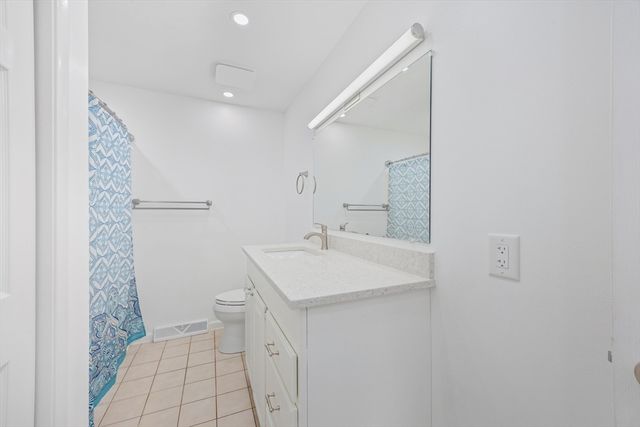 2 Pine Grove Dr 2, South Hadley, MA 01075