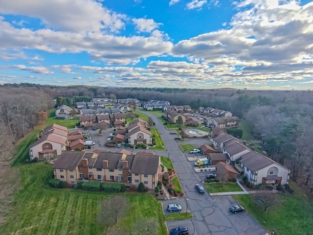 2 Pine Grove Dr 2, South Hadley, MA 01075