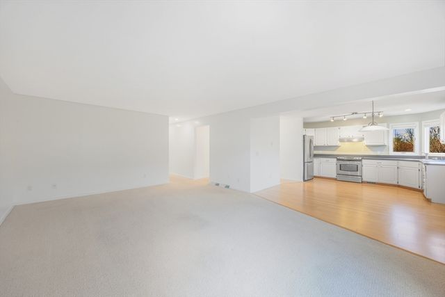 2 Pine Grove Dr 2, South Hadley, MA 01075