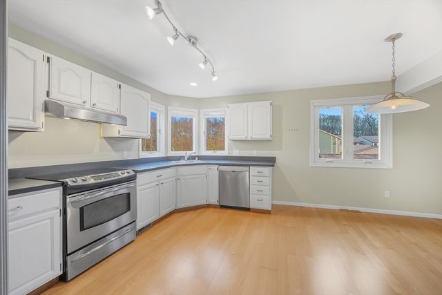 2 Pine Grove Dr 2, South Hadley, MA 01075