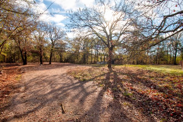 120 HICKORY CREEK, Sadler, TX 76264