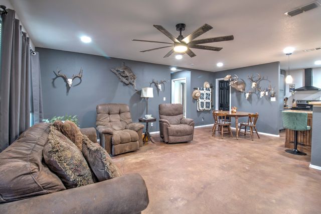 120 HICKORY CREEK, Sadler, TX 76264