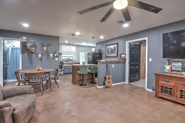 120 HICKORY CREEK, Sadler, TX 76264