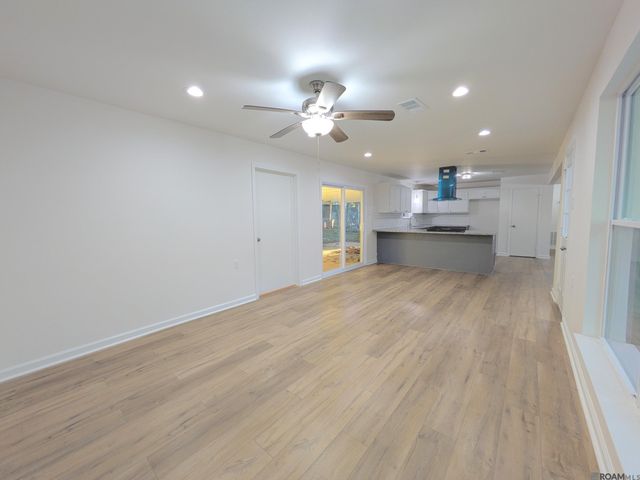 8184 Harry Dr, Baton Rouge, LA 70806