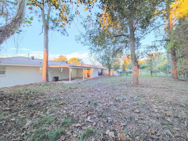 8184 Harry Dr, Baton Rouge, LA 70806