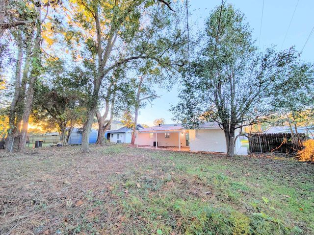 8184 Harry Dr, Baton Rouge, LA 70806