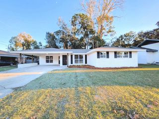 8184 Harry Dr, Baton Rouge, LA 70806
