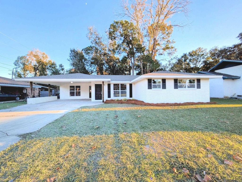 8184 Harry Dr, Baton Rouge, LA 70806