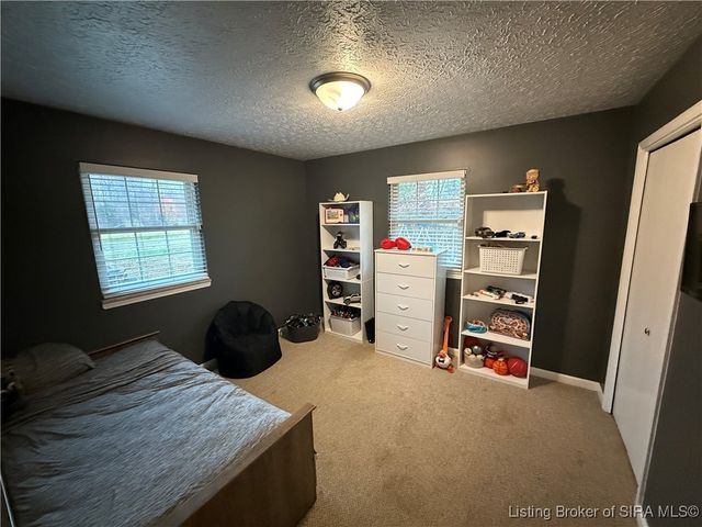 532 S Gobbler Knob Road, Pekin, IN 47165