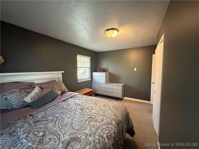 532 S Gobbler Knob Road, Pekin, IN 47165