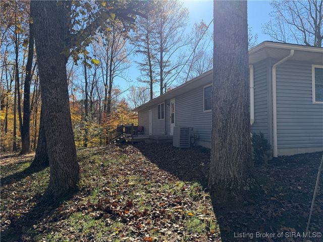 532 S Gobbler Knob Road, Pekin, IN 47165