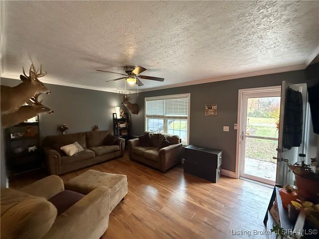 532 S Gobbler Knob Road, Pekin, IN 47165