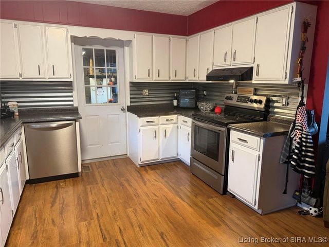 532 S Gobbler Knob Road, Pekin, IN 47165