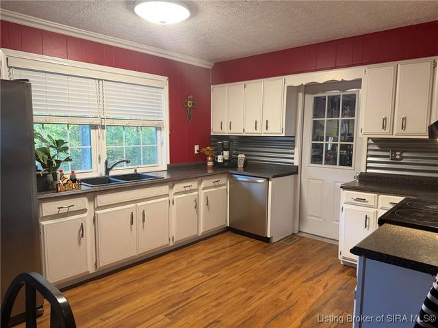 532 S Gobbler Knob Road, Pekin, IN 47165