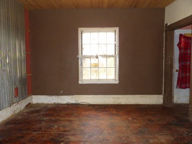 23 4th Avenue, Scottdale, PA 15683