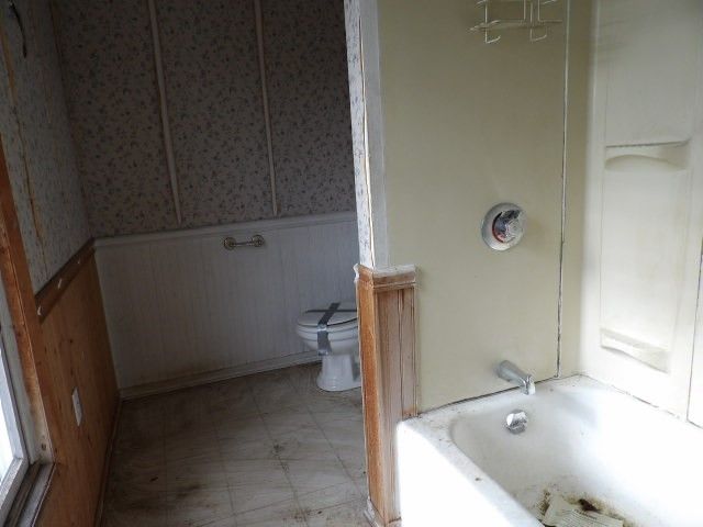 23 4th Avenue, Scottdale, PA 15683