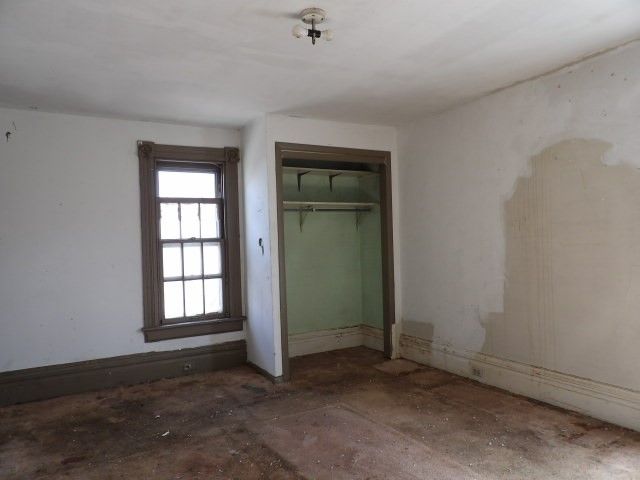 23 4th Avenue, Scottdale, PA 15683