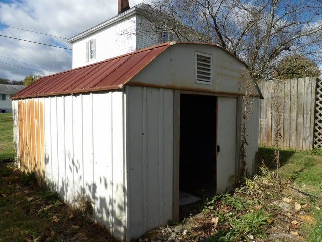 23 4th Avenue, Scottdale, PA 15683