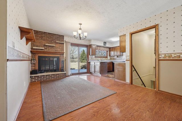 33810 Lynn LANE, Burlington, WI 53105