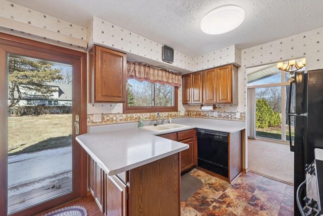 33810 Lynn LANE, Burlington, WI 53105