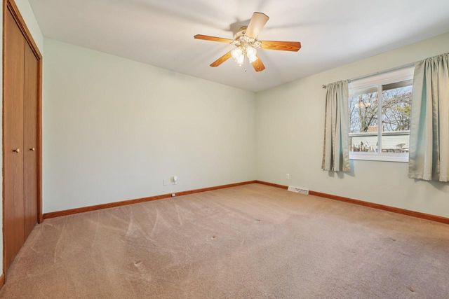 33810 Lynn LANE, Burlington, WI 53105