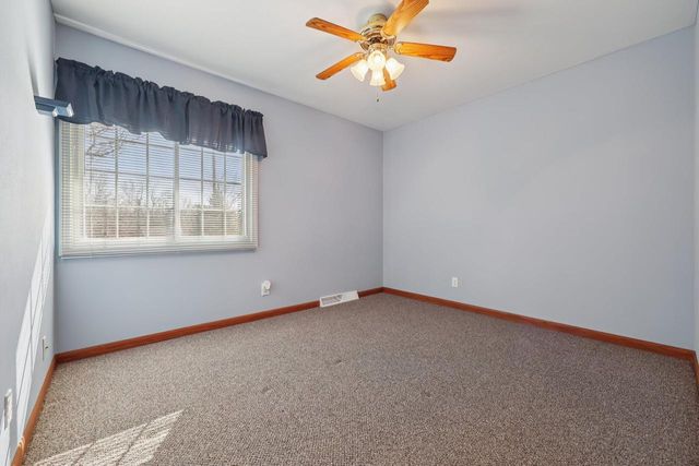 33810 Lynn LANE, Burlington, WI 53105