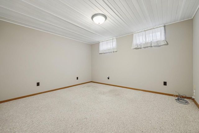 33810 Lynn LANE, Burlington, WI 53105