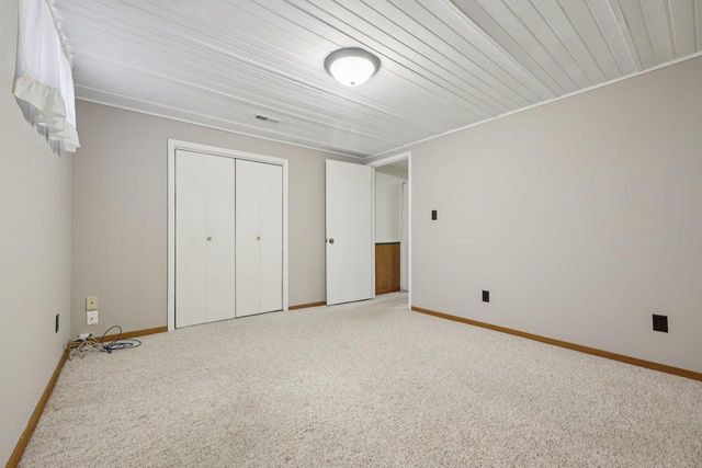 33810 Lynn LANE, Burlington, WI 53105