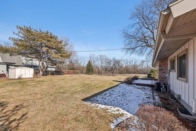 33810 Lynn LANE, Burlington, WI 53105