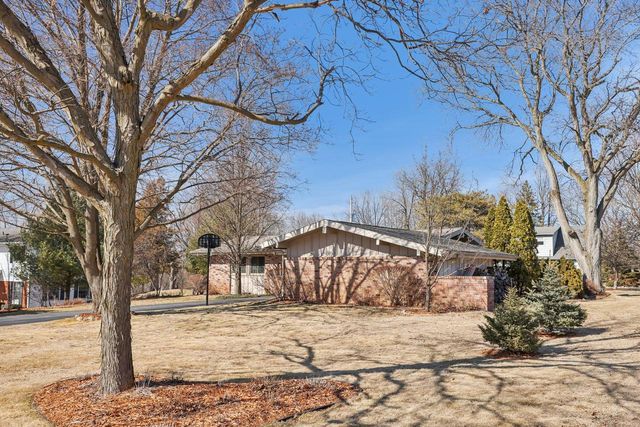 33810 Lynn LANE, Burlington, WI 53105