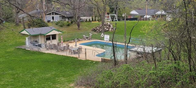 33810 Lynn LANE, Burlington, WI 53105