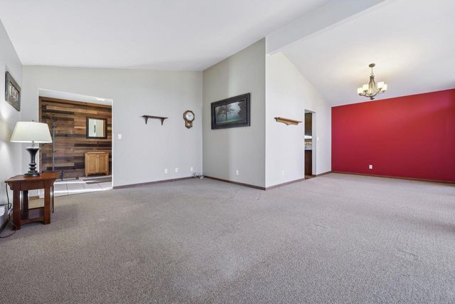 33810 Lynn LANE, Burlington, WI 53105