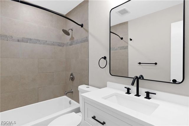 13446 Heald LN 5B, Fort Myers, FL 33908