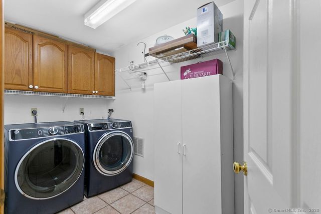 6 Stonegate Lane, Shelton, CT 06484