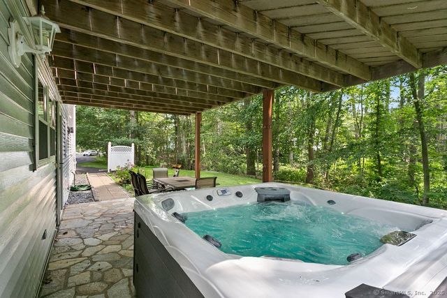 6 Stonegate Lane, Shelton, CT 06484