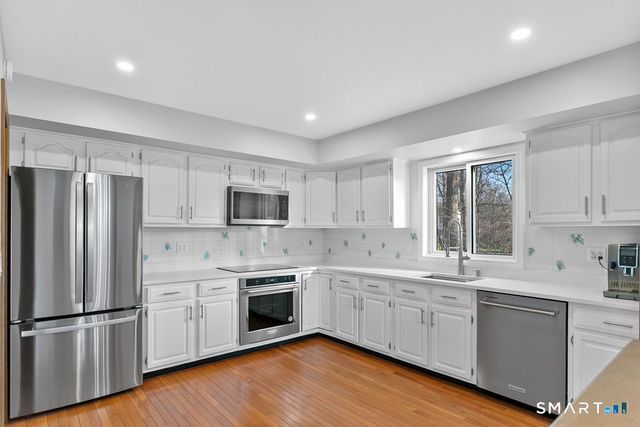 6 Stonegate Lane, Shelton, CT 06484