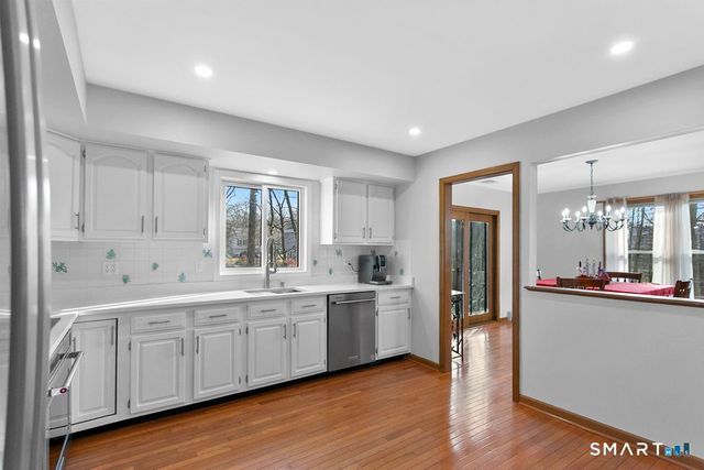 6 Stonegate Lane, Shelton, CT 06484