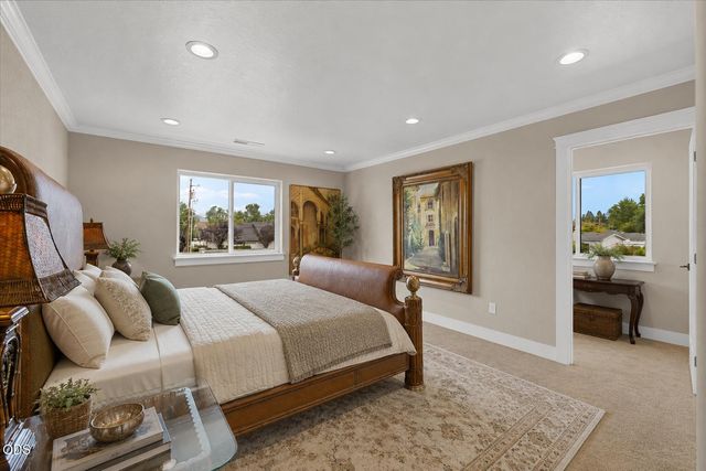610 Pheasant Creek Drive, Central Point, OR 97502
