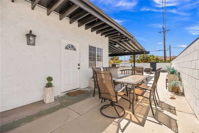 589 S Mountain View, Palm Springs, CA 92264