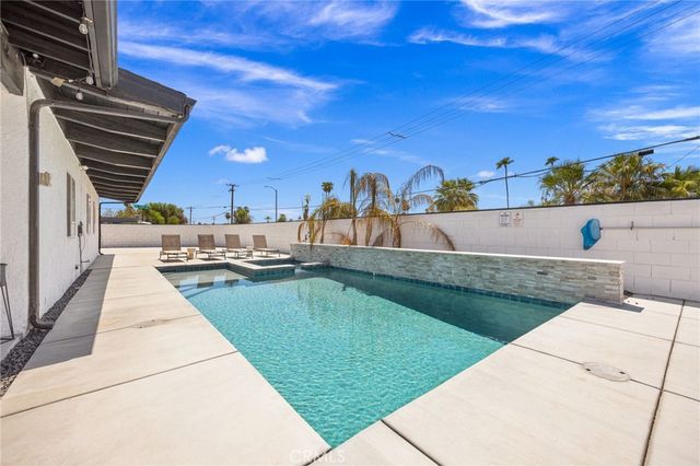 589 S Mountain View, Palm Springs, CA 92264