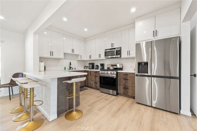 589 S Mountain View, Palm Springs, CA 92264