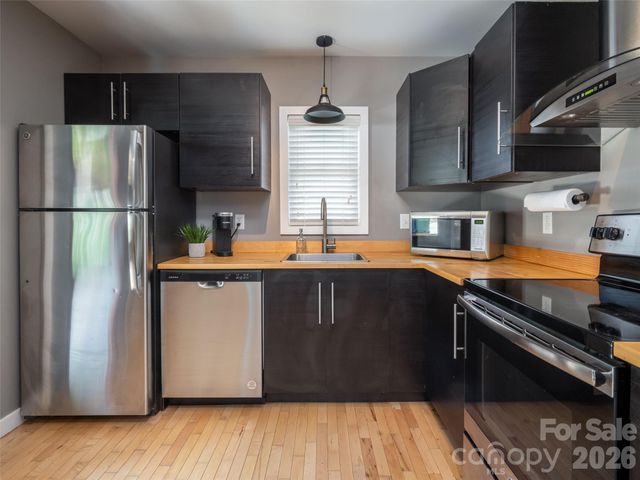 1 Half Moon Drive, Swannanoa, NC 28778