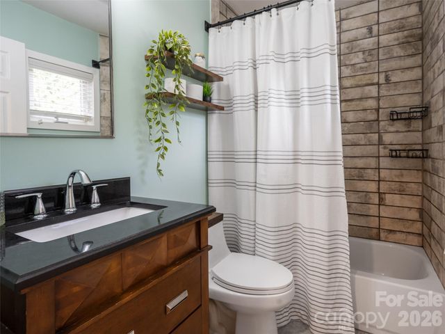 1 Half Moon Drive, Swannanoa, NC 28778