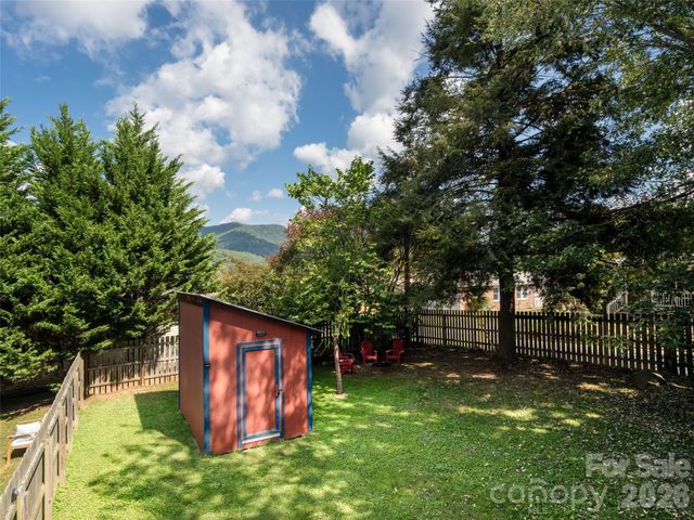 1 Half Moon Drive, Swannanoa, NC 28778