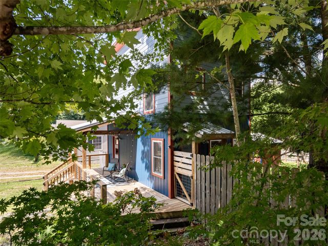 1 Half Moon Drive, Swannanoa, NC 28778