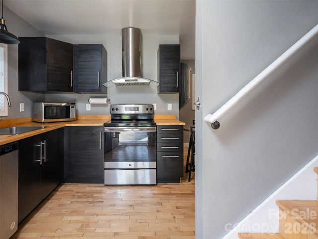 1 Half Moon Drive, Swannanoa, NC 28778