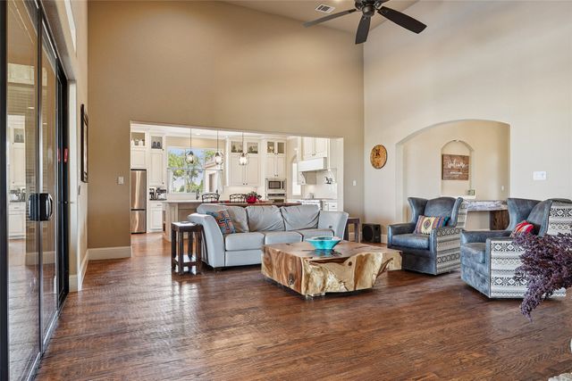 5550 Donald Road, Krum, TX 76249