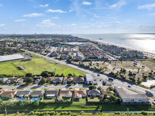 3321 Pine Street, Galveston, TX 77551