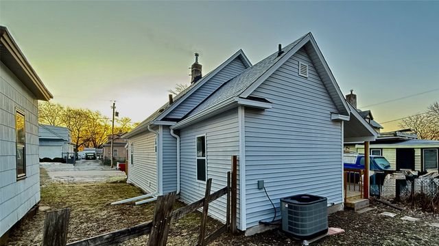 104 E 15th Street, Des Moines, IA 50316
