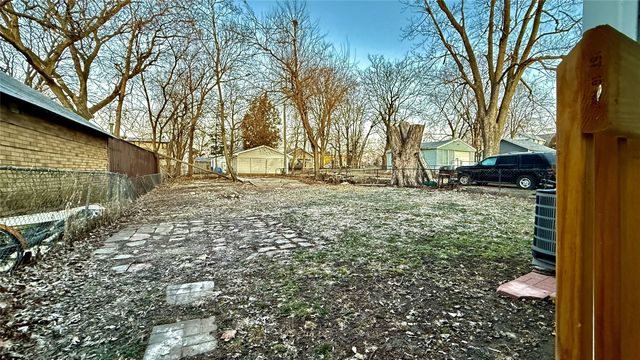 104 E 15th Street, Des Moines, IA 50316